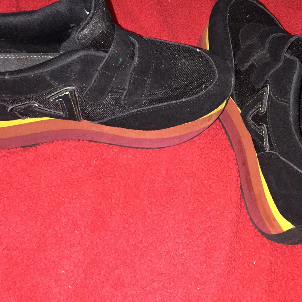 Platform sneakers